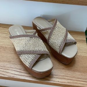 Kaanas Retro style platform